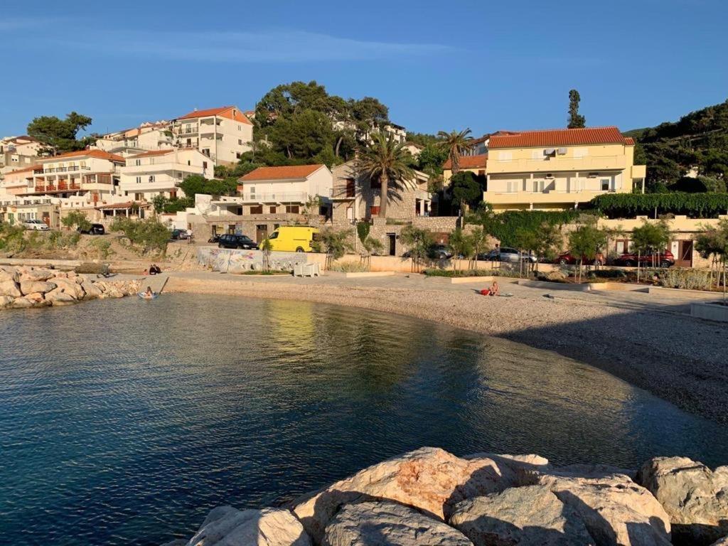 apartmani Ilda Radonić Jelsa  Esterno foto
