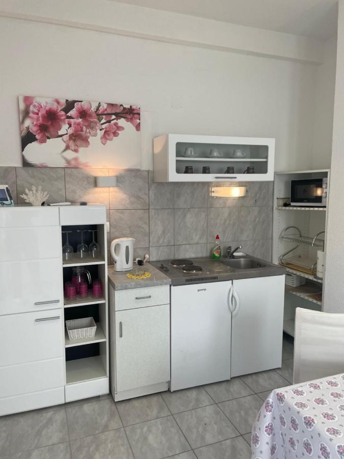 apartmani Ilda Radonić Jelsa  Esterno foto