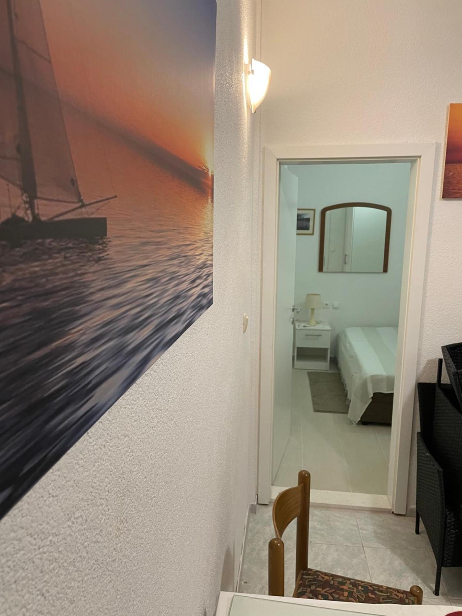 apartmani Ilda Radonić Jelsa  Esterno foto