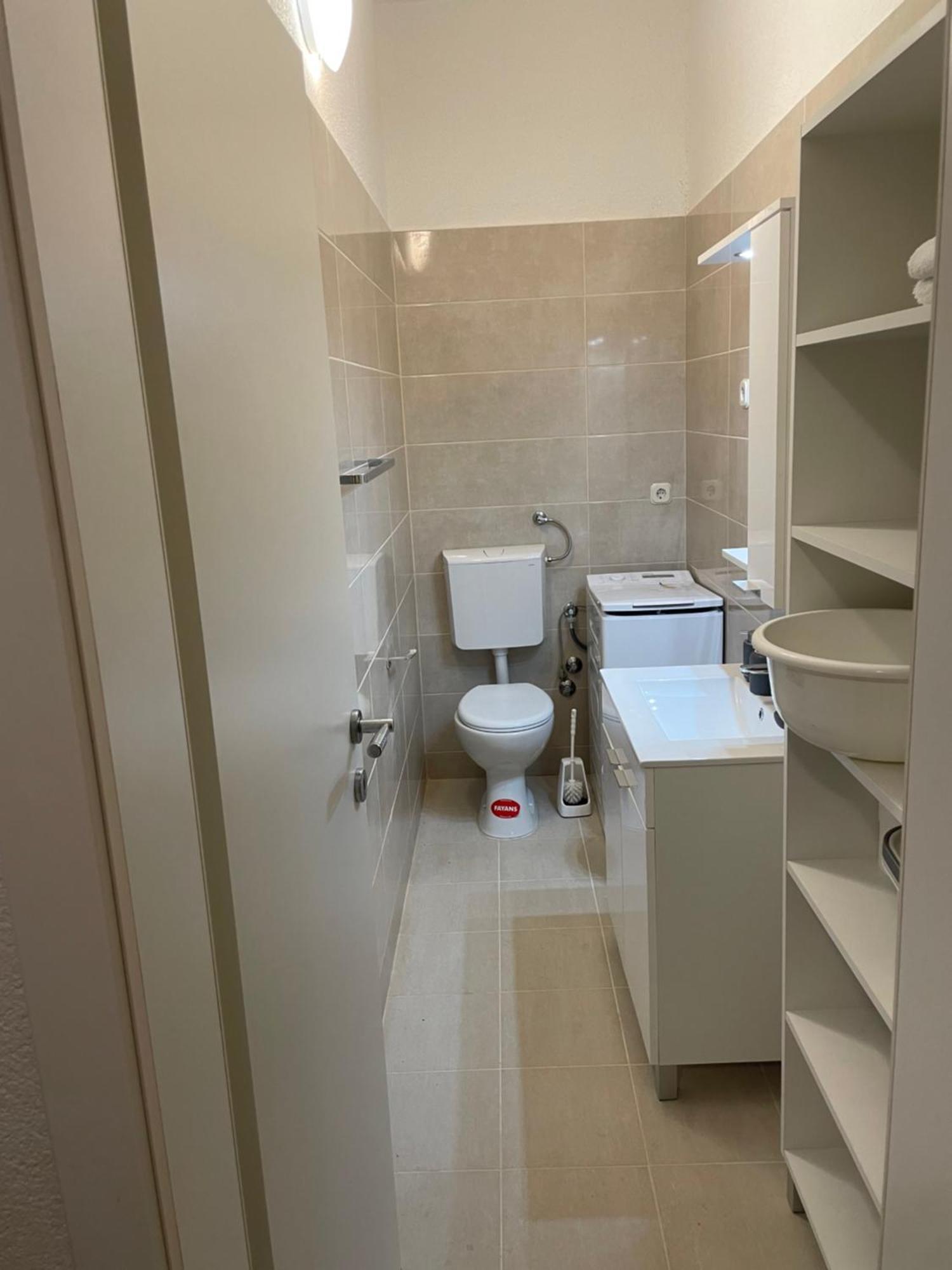 apartmani Ilda Radonić Jelsa  Esterno foto