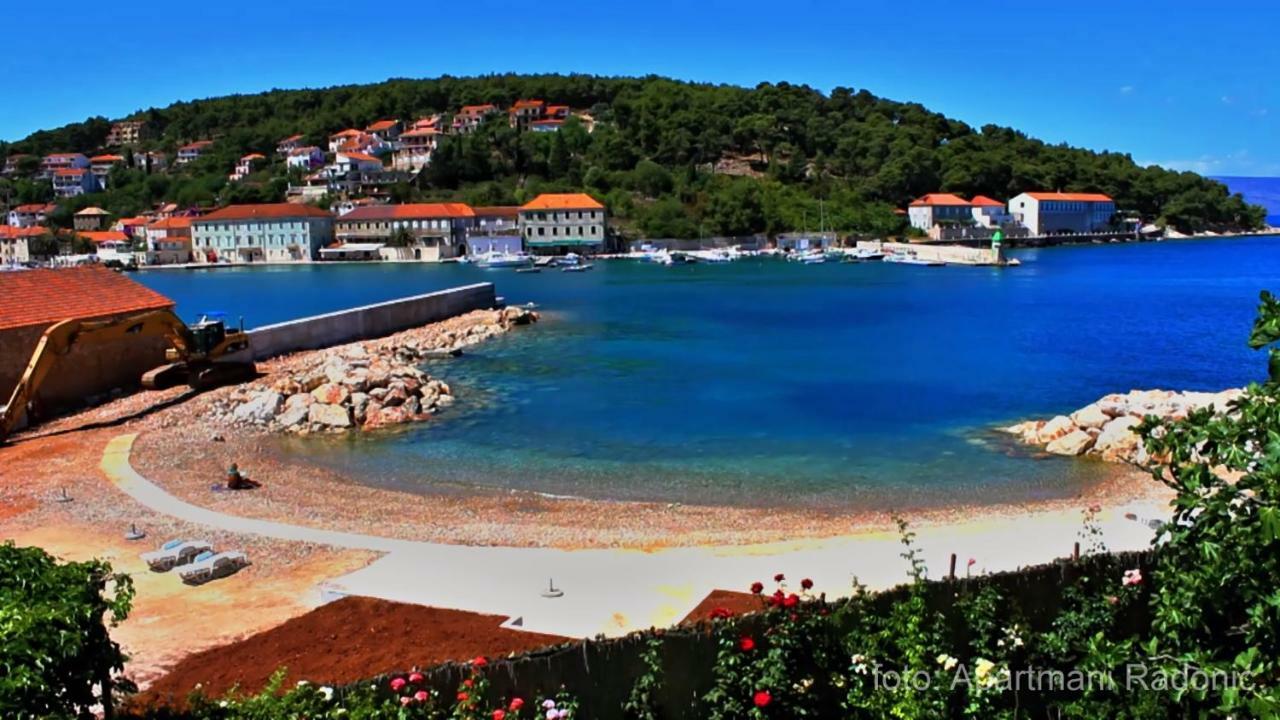 apartmani Ilda Radonić Jelsa  Esterno foto