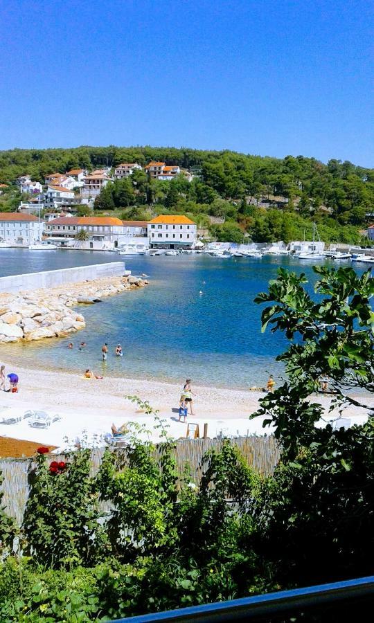 apartmani Ilda Radonić Jelsa  Esterno foto