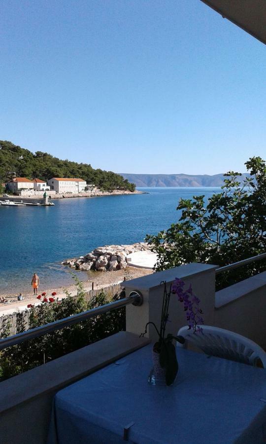 apartmani Ilda Radonić Jelsa  Esterno foto
