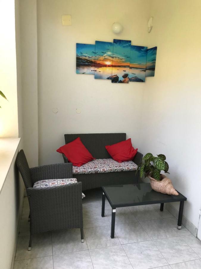 apartmani Ilda Radonić Jelsa  Esterno foto
